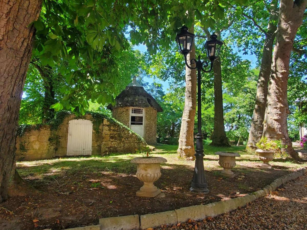 Hostellerie du Château du Bois Guibert (Bonneval, la petite Venise de la Beauce) Un lieu idéal pour vos séminaires, réceptions, rassemblements familiaux ou associatifs... pour vos évènements privés publics ou professionnels