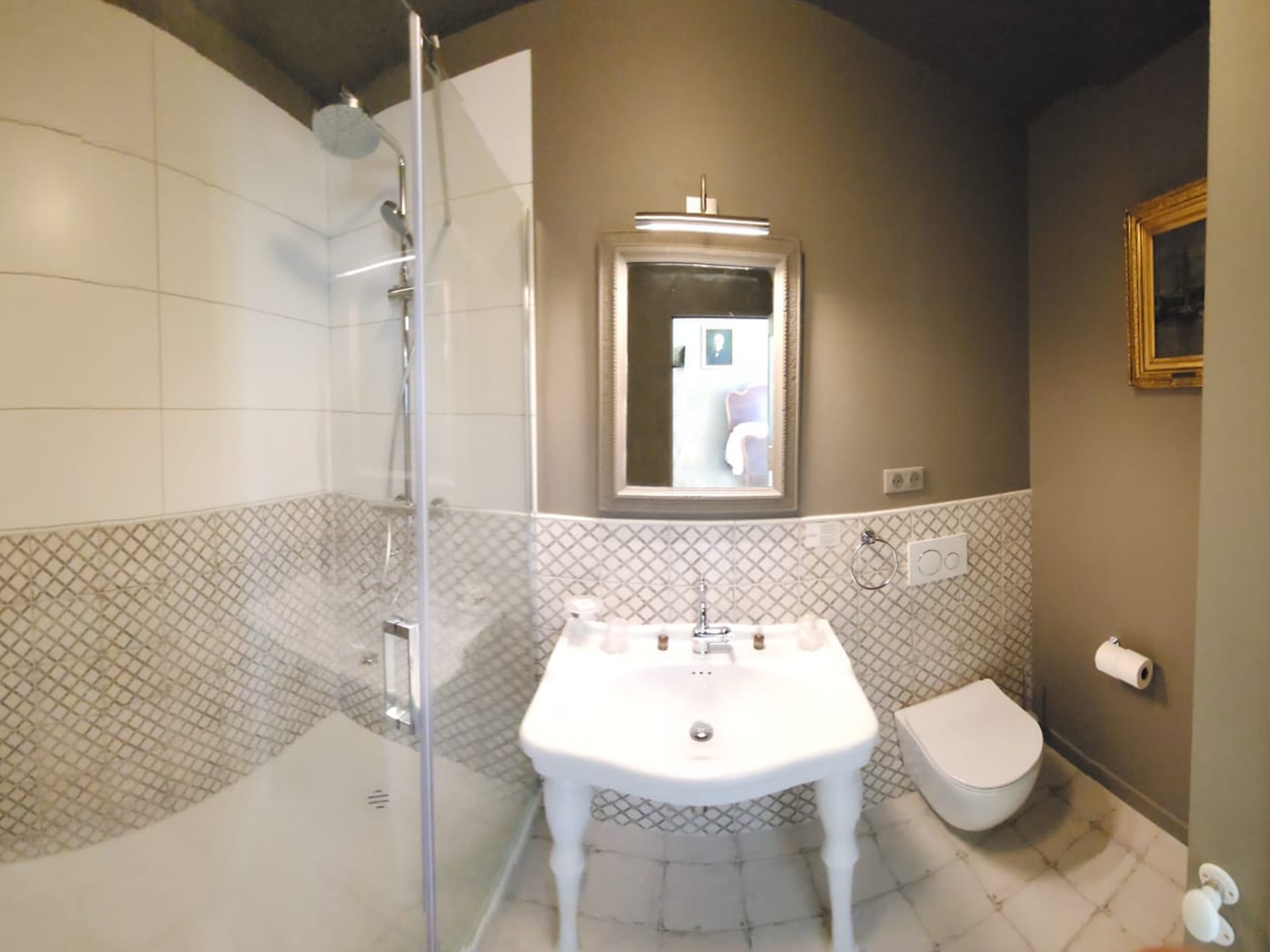 Chapitre 5 Chambres Luxe & Confort - Hostellerie du Château du Bois Guibert - Hotel Charme Logis Nuit Chateau Chateaudun Chartres Domaine Bonneval Eure et Loir - Chambre Wifi (fibre) disponible au Château