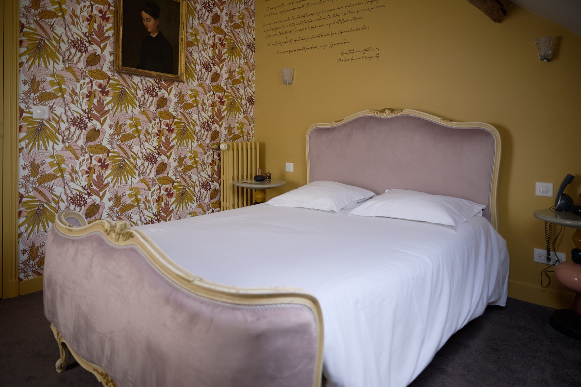 A la recherche d'un gite, d'une auberge, d'un hotel, l'hostellerie du château du Bois Guibert vous accueille. De nombreux chapitres se sont inscris à travers nos murs...entre histoire et modernité. Découvrez le Chapitre 10 - Chambre luxe & confort !