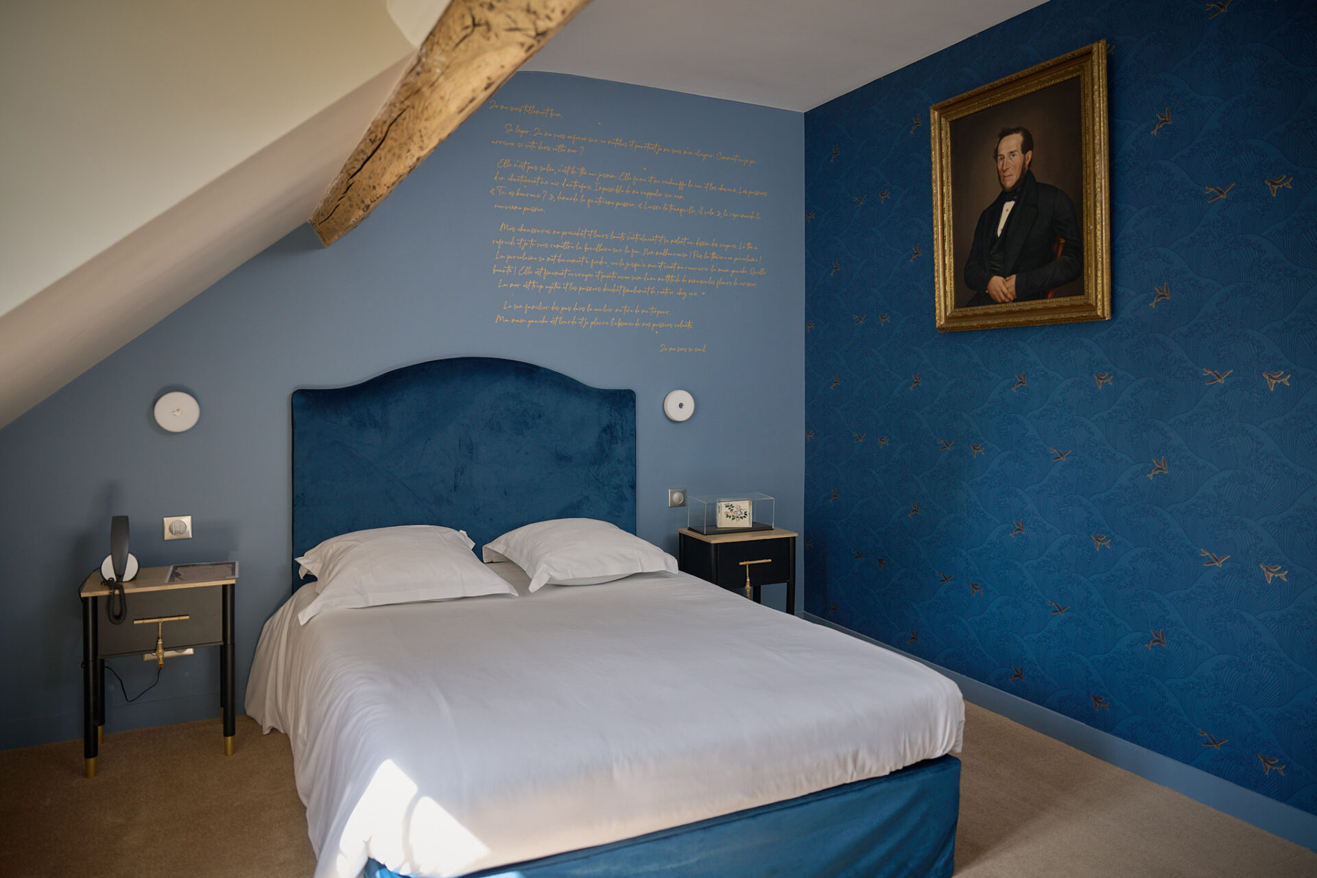 A la recherche d'un gite, d'une auberge, d'un hotel, l'hostellerie du château du Bois Guibert vous accueille. De nombreux chapitres se sont inscris à travers nos murs...entre histoire et modernité. Découvrez le Chapitre 11 - Chambre luxe & confort !