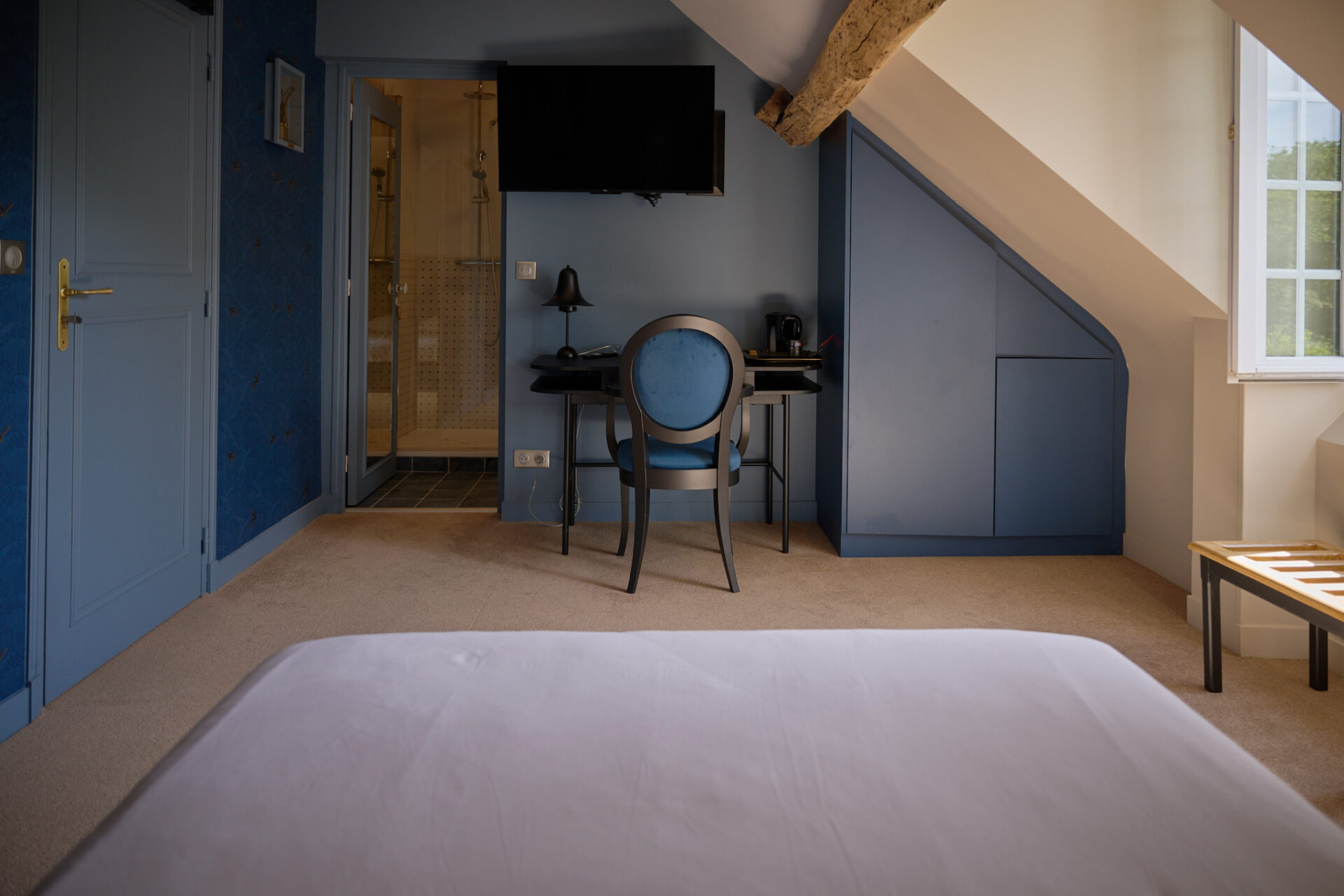 A la recherche d'un gite, d'une auberge, d'un hotel, l'hostellerie du château du Bois Guibert vous accueille. De nombreux chapitres se sont inscris à travers nos murs...entre histoire et modernité. Découvrez le Chapitre 11 - Chambre luxe & confort !