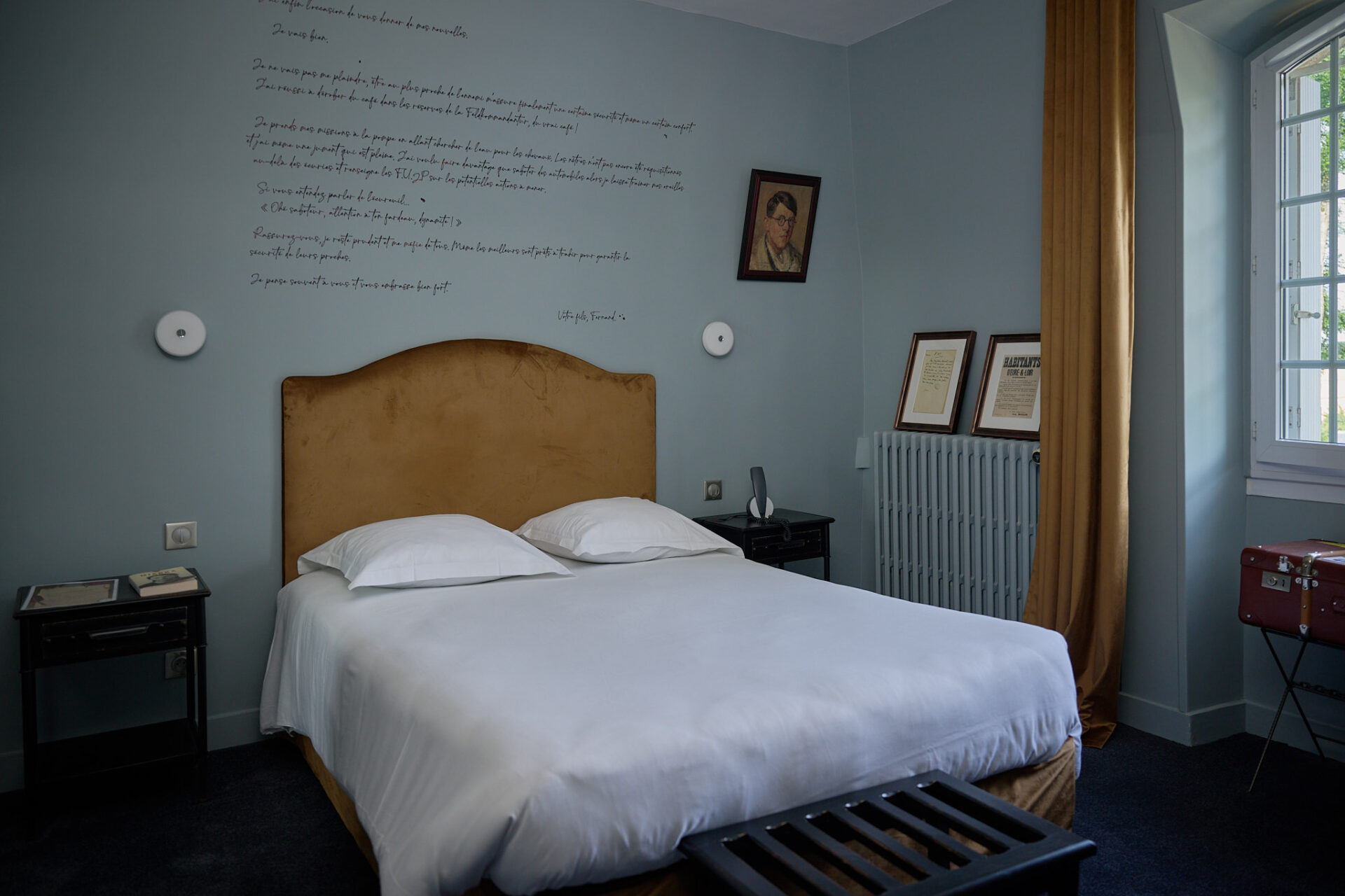 A la recherche d'un gite, d'une auberge, d'un hotel, l'hostellerie du château du Bois Guibert vous accueille. De nombreux chapitres se sont inscris à travers nos murs...entre histoire et modernité. Découvrez le Chapitre 14 - Chambre luxe & confort !