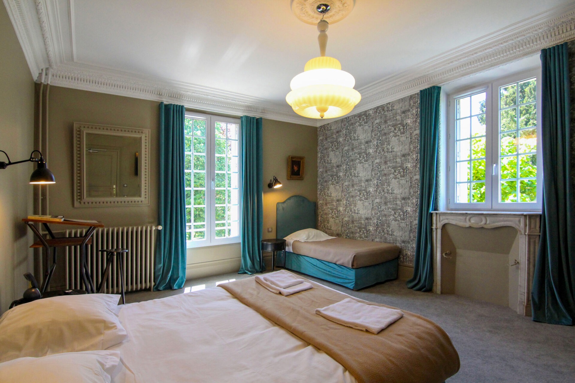 A la recherche d'un gite, d'une auberge, d'un hotel, l'hostellerie du château du Bois Guibert vous accueille. De nombreux chapitres se sont inscris à travers nos murs...entre histoire et modernité. Découvrez le Chapitre 4 - Chambre luxe & confort !