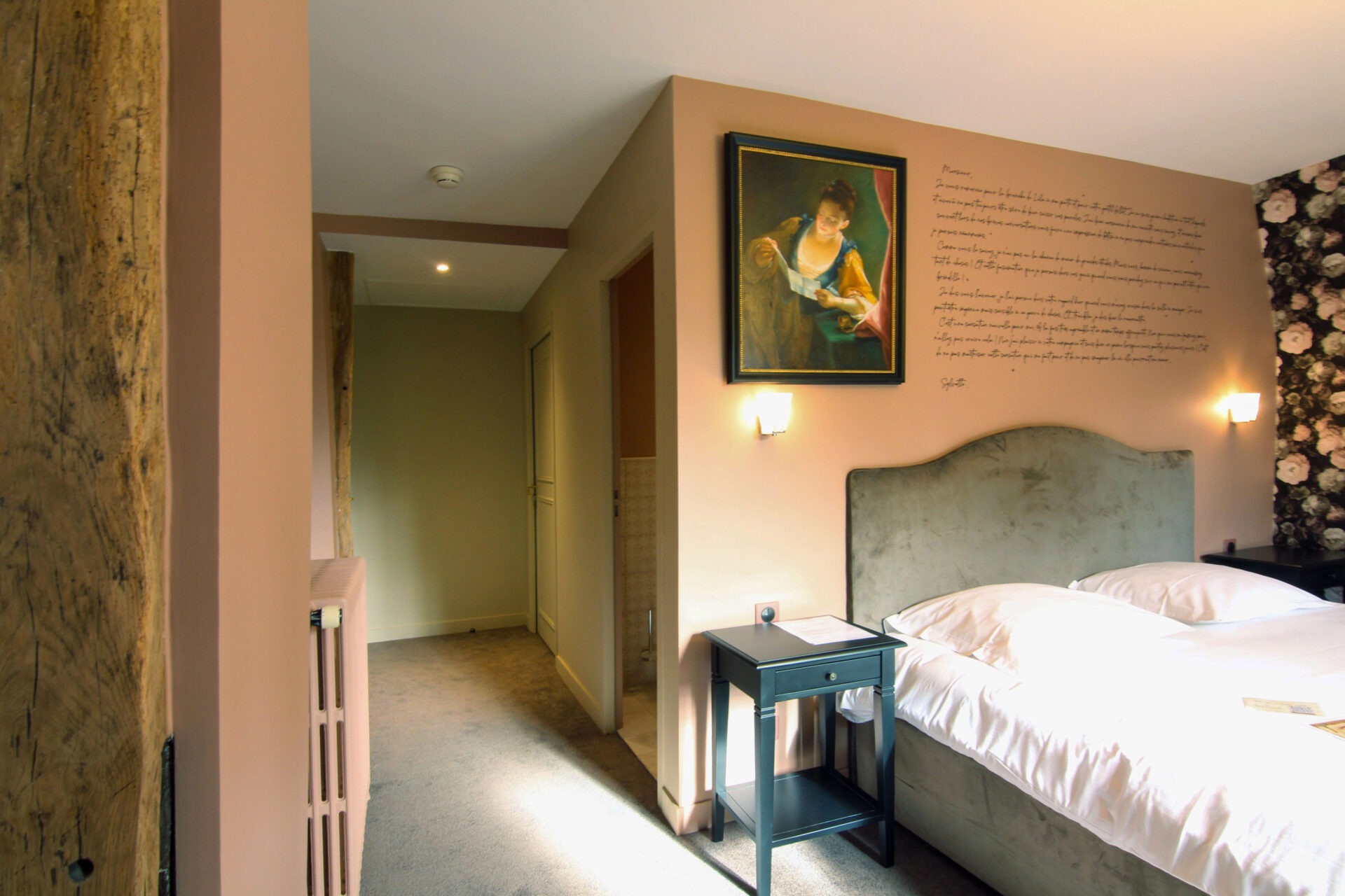 A la recherche d'un gite, d'une auberge, d'un hotel, l'hostellerie du château du Bois Guibert vous accueille. De nombreux chapitres se sont inscris à travers nos murs...entre histoire et modernité. Découvrez le Chapitre 8 - Chambre luxe & confort !